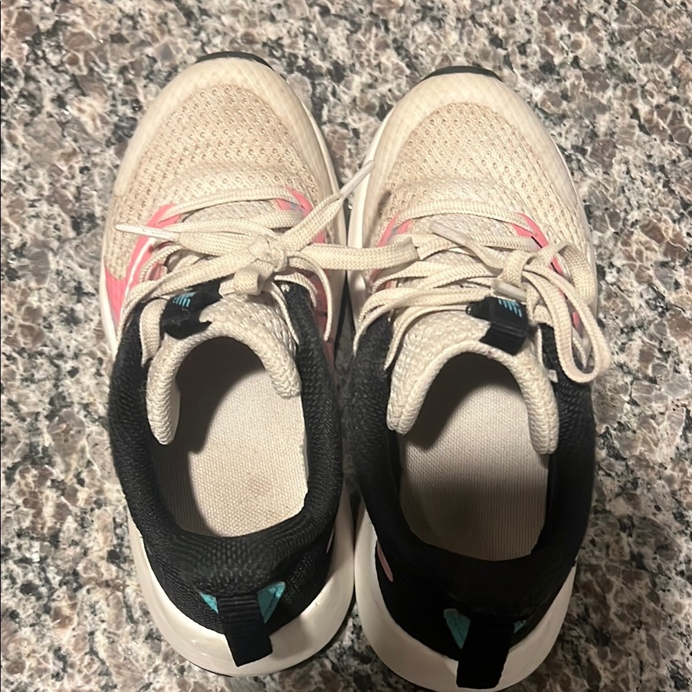 Stylish Beige and Pink Sneakers - Picture 7 of 7